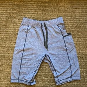 Lululemon side pocketed shorts
